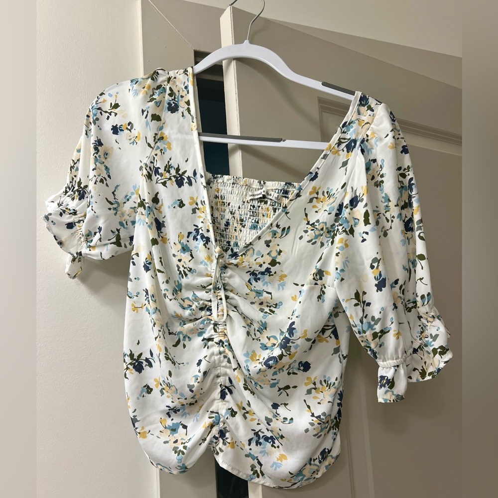 Abercrombie & Fitch White Floral Smocked shirt. Size Small.